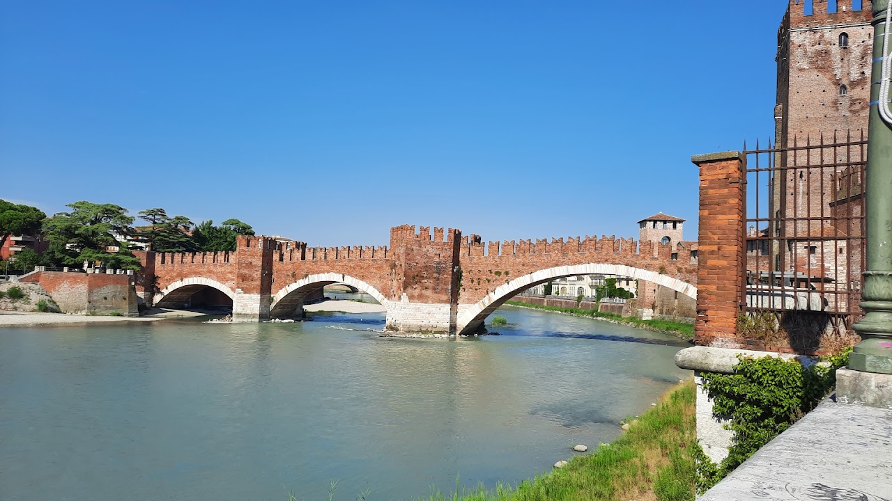 Príchod do Verony – Ponte Scaligero